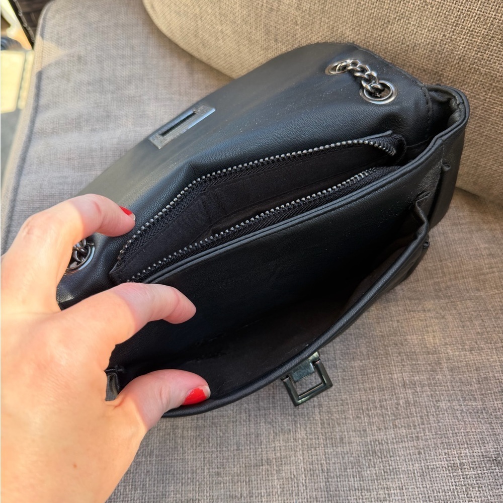 Badgley Mischka Black Quilted Crossbody Bag - Picture 4 of 5